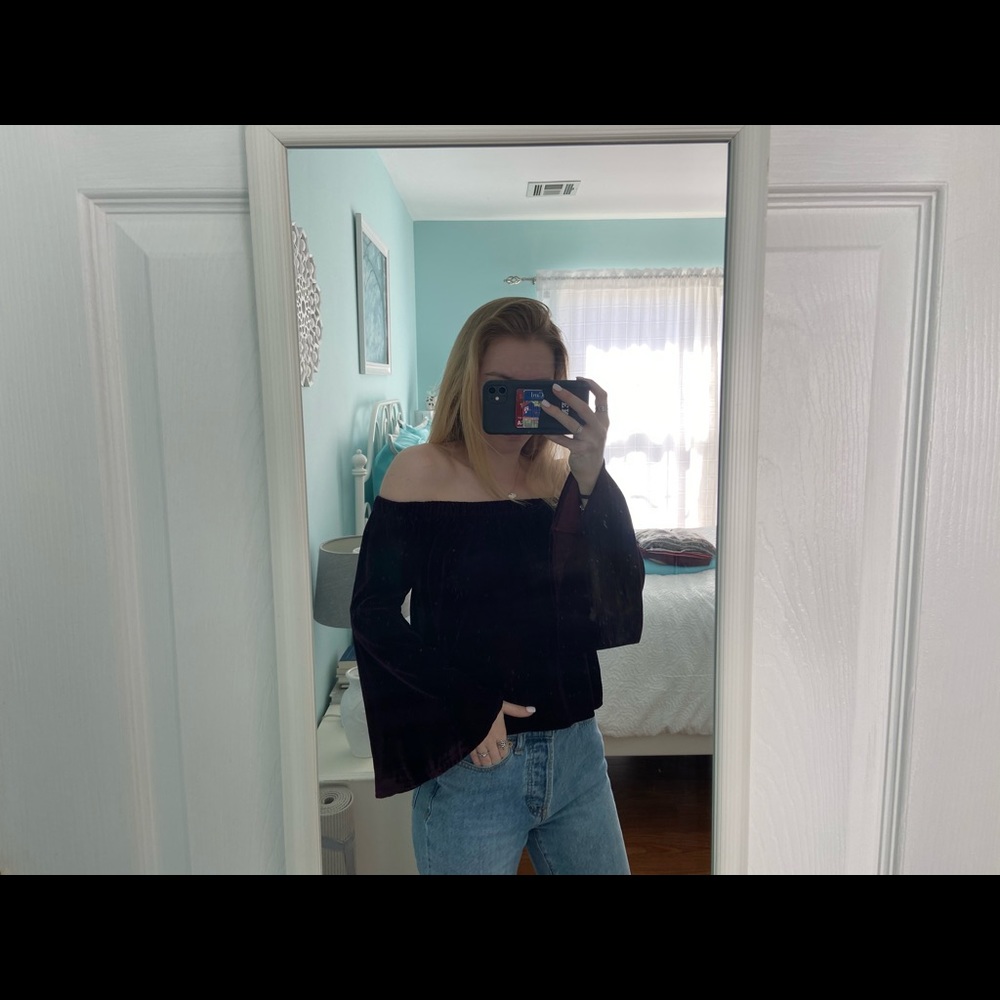 HOLLISTER VELVET TOP - Picture 2 of 2